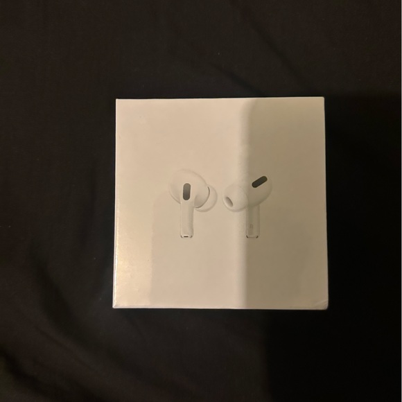 AirPod pros 2nd generation - Picture 3 of 3